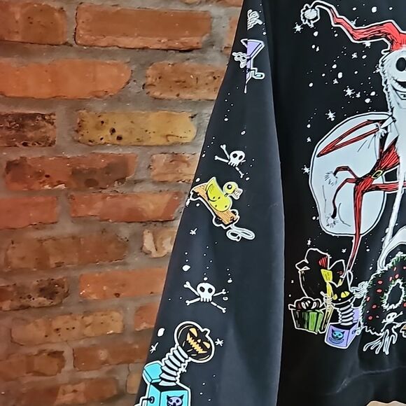 Hot Topic Disney's Nightmare Before Christmas Sweatshirt size Small - Picture 5 of 12
